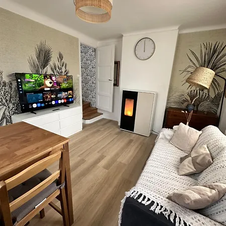 Charmante Maison Moderne Avec Jardin Vakantiehuis